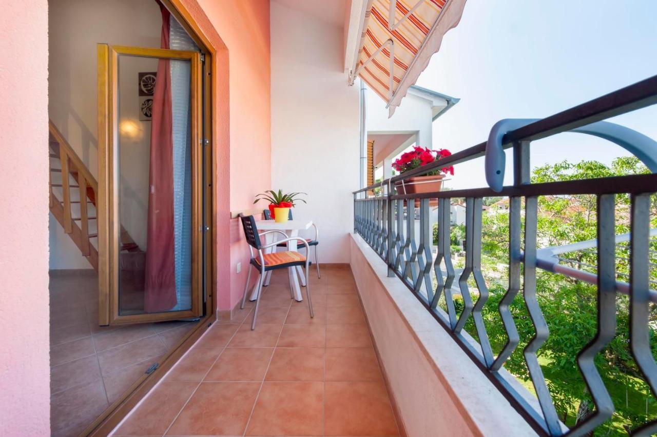 Apartments Adria Rovinj Exterior photo